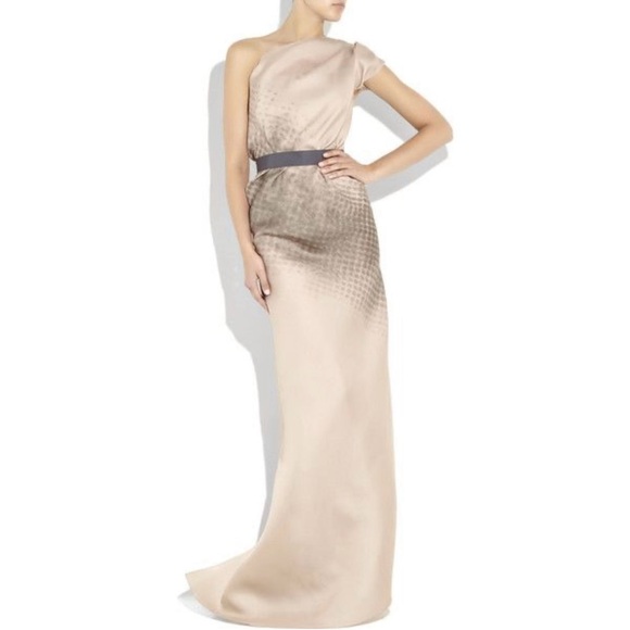 Victoria Beckham Asymmetric silk-gazar gown ($2,730) - Picture 3 of 17
